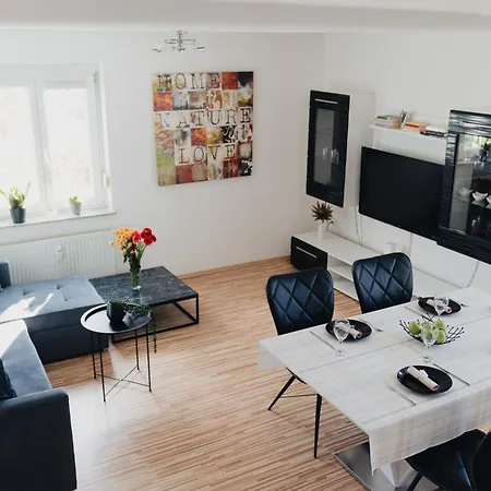 Penthouse Mit Panorama-balkon 3 Schlafzimmer Bis 7 Gaeste * Villingen-Schwenningen